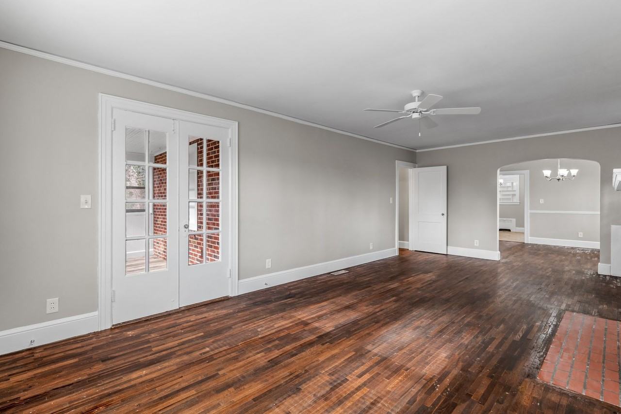 3510 Groometown Rd - Photo 5 of 42