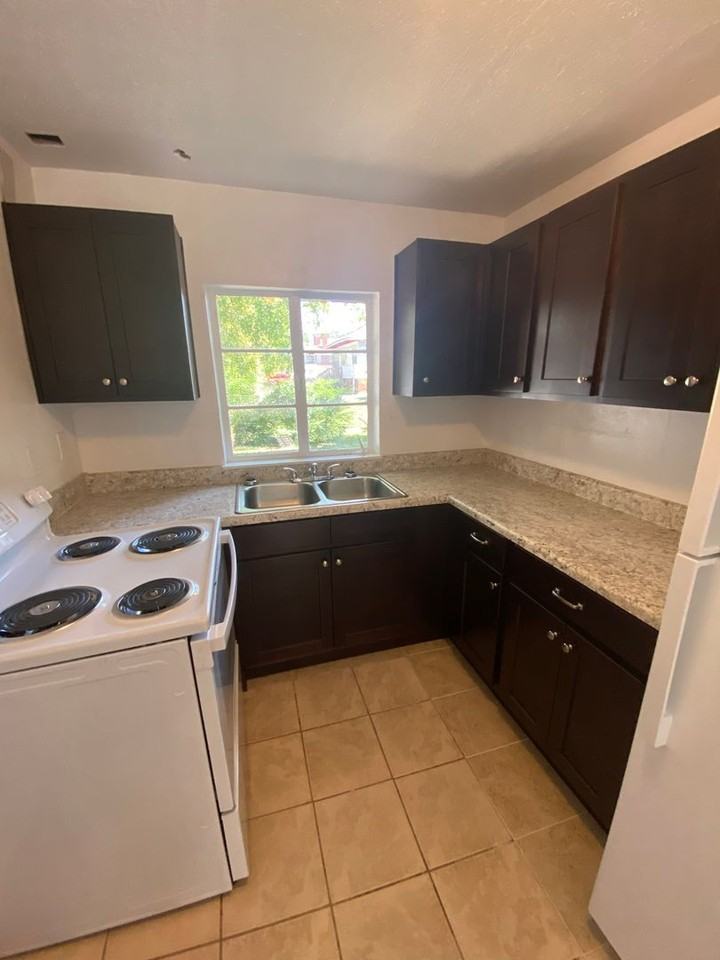 633 Broad St Nw #6 - Photo 5 of 11