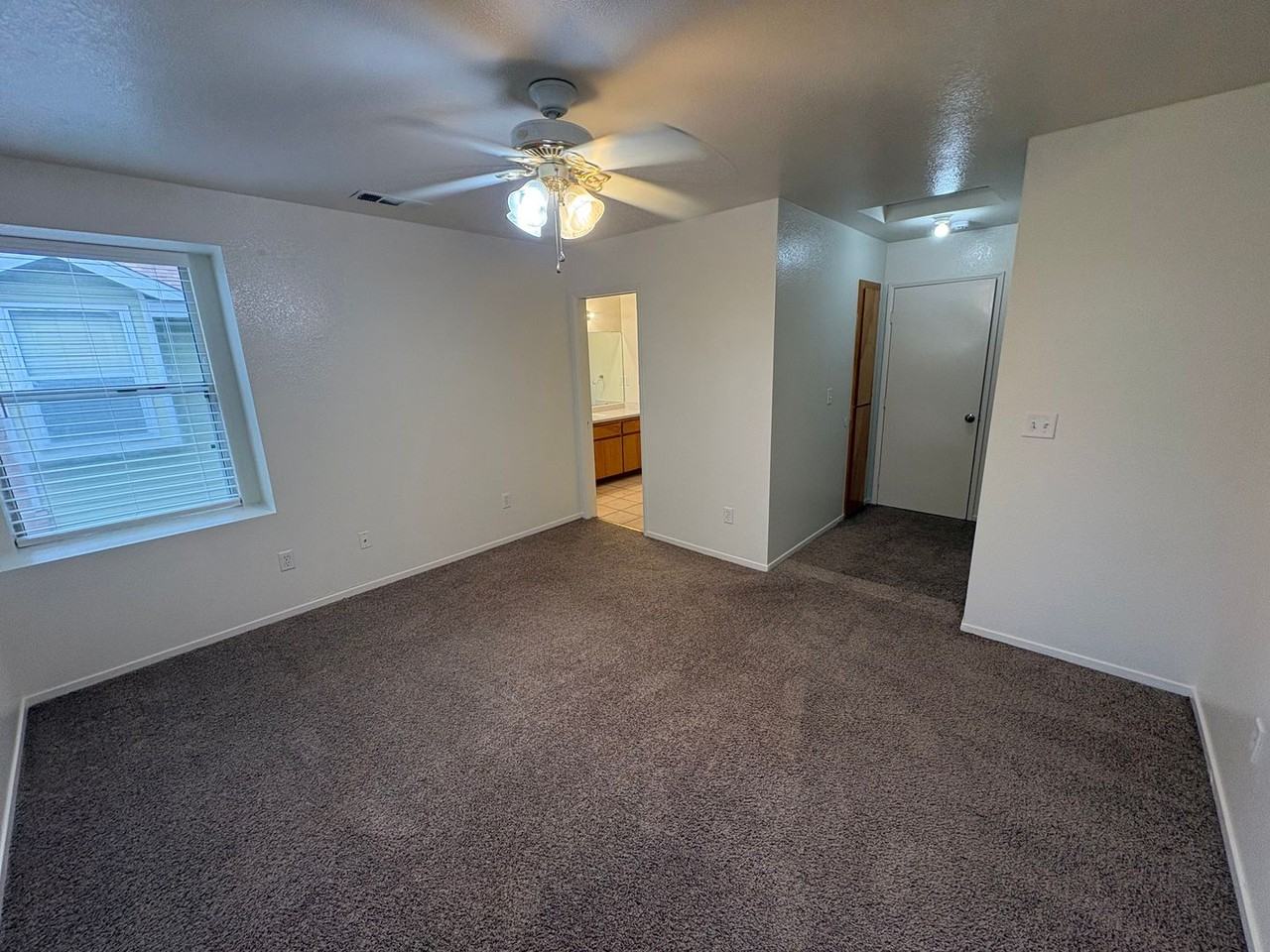 2806 W Mission Ct - Photo 6 of 35