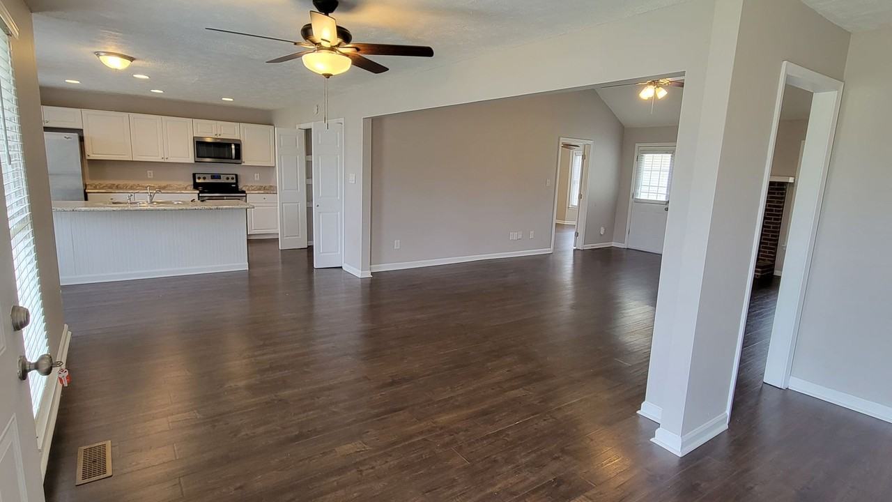 79 Hannah Dr - Photo 3 of 50