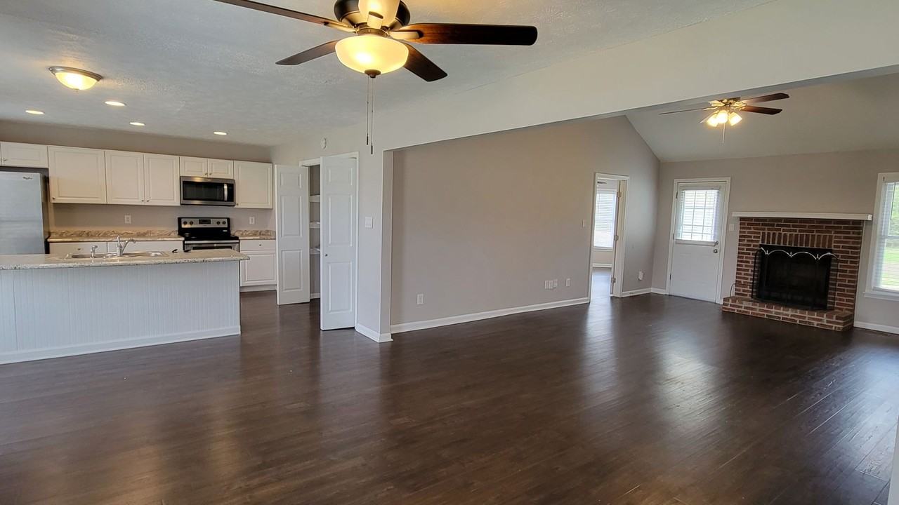 79 Hannah Dr - Photo 4 of 50