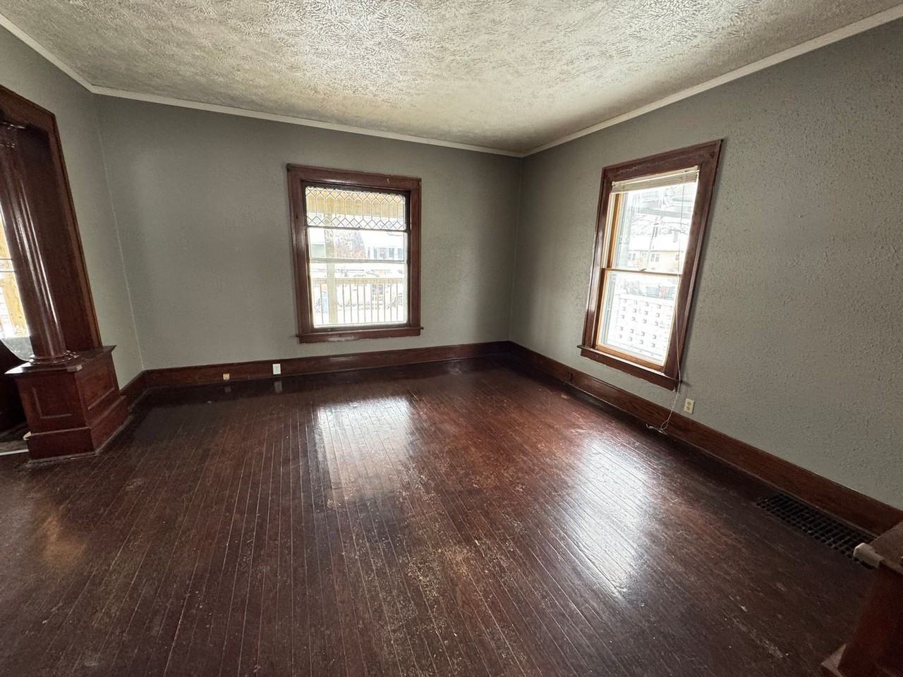 1828 9th St - Photo 4 of 14