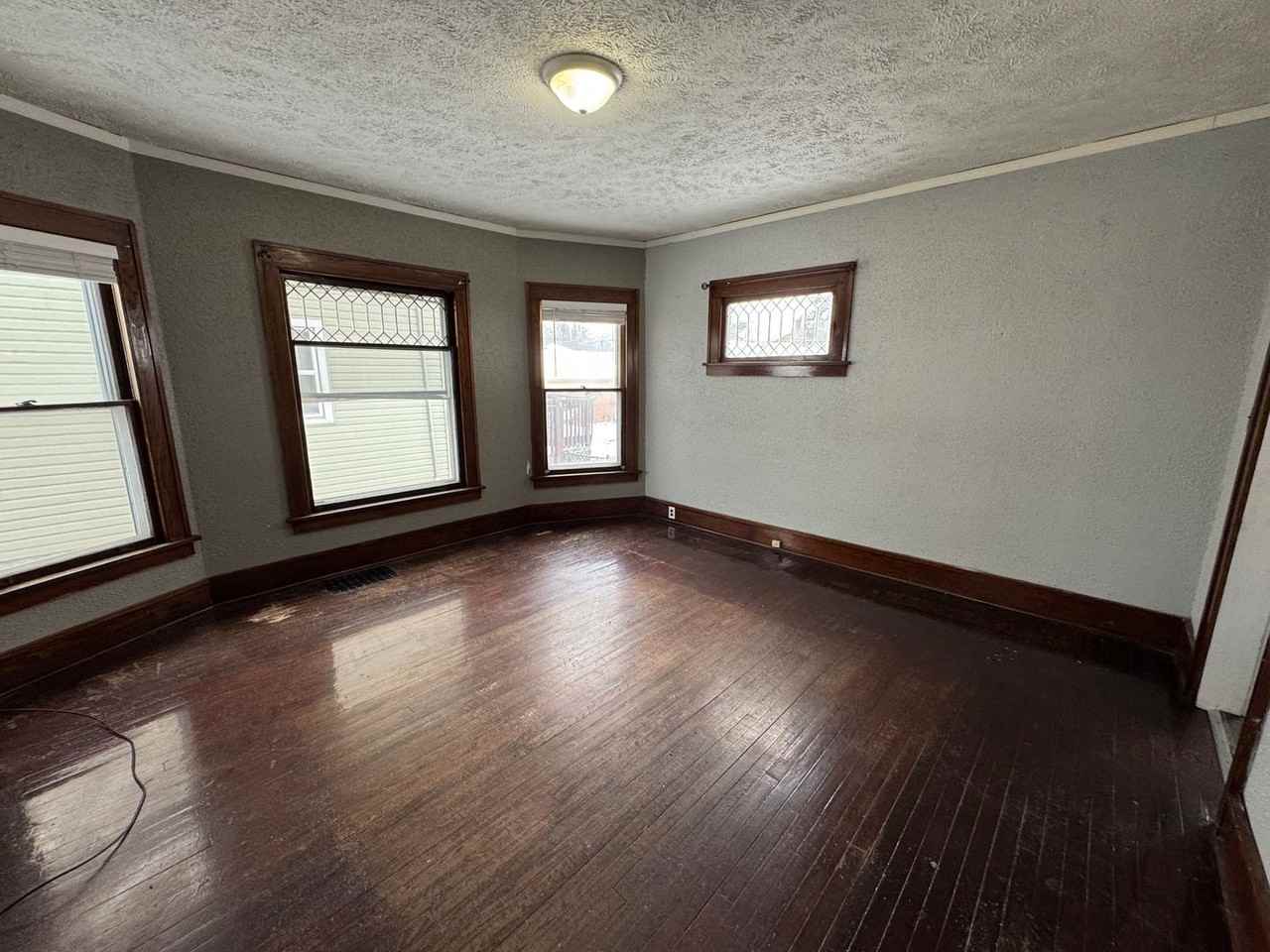 1828 9th St - Photo 5 of 14