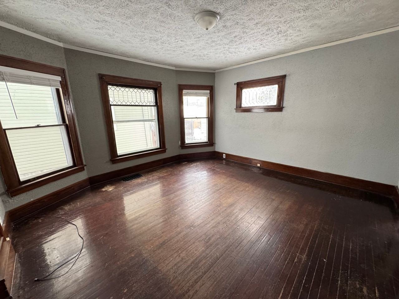 1828 9th St - Photo 6 of 14