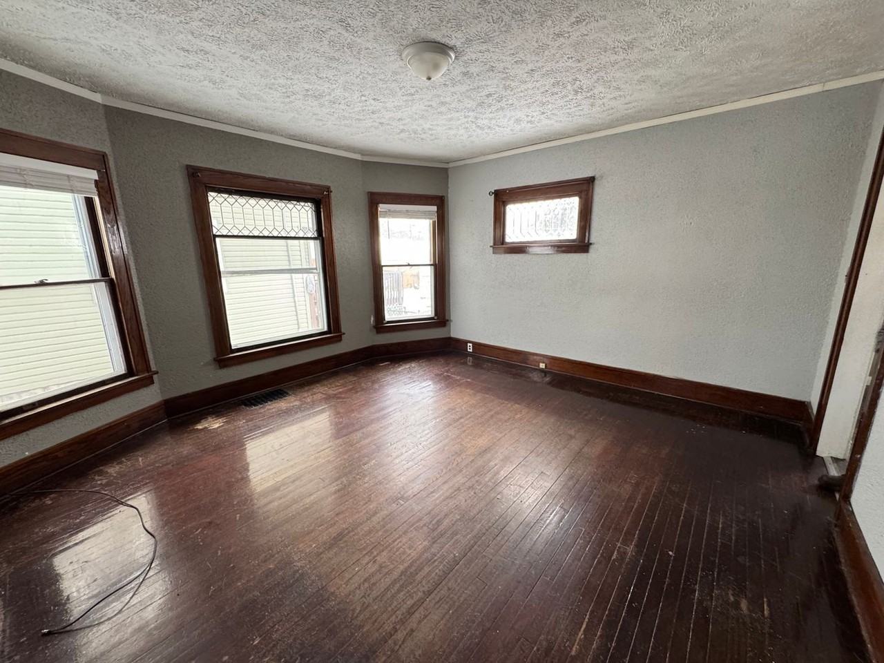 1828 9th St - Photo 7 of 14