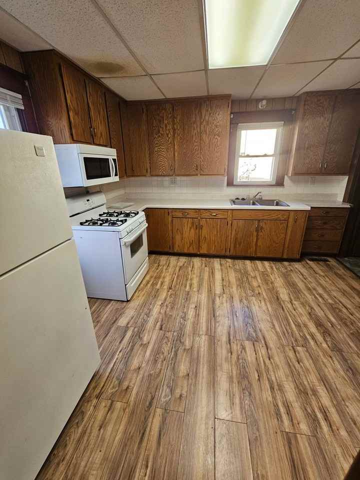 334 W 11th St - Photo 7 of 16