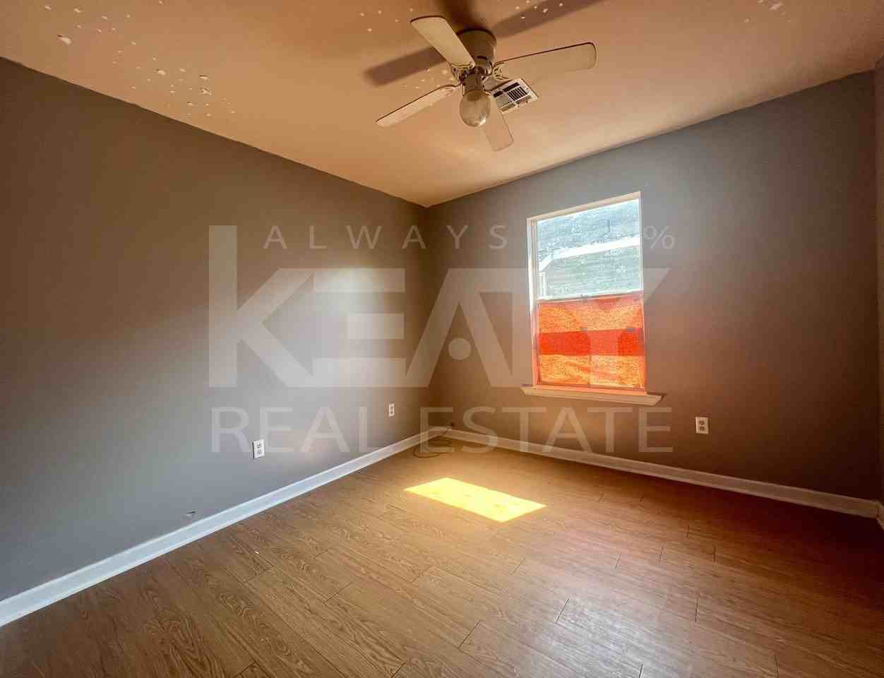 611 Walker Rd - Photo 4 of 9