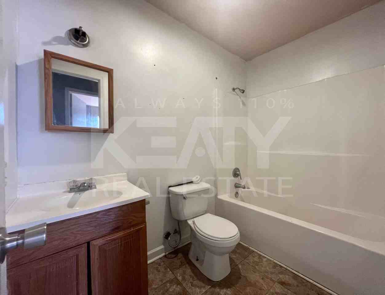 611 Walker Rd - Photo 5 of 9