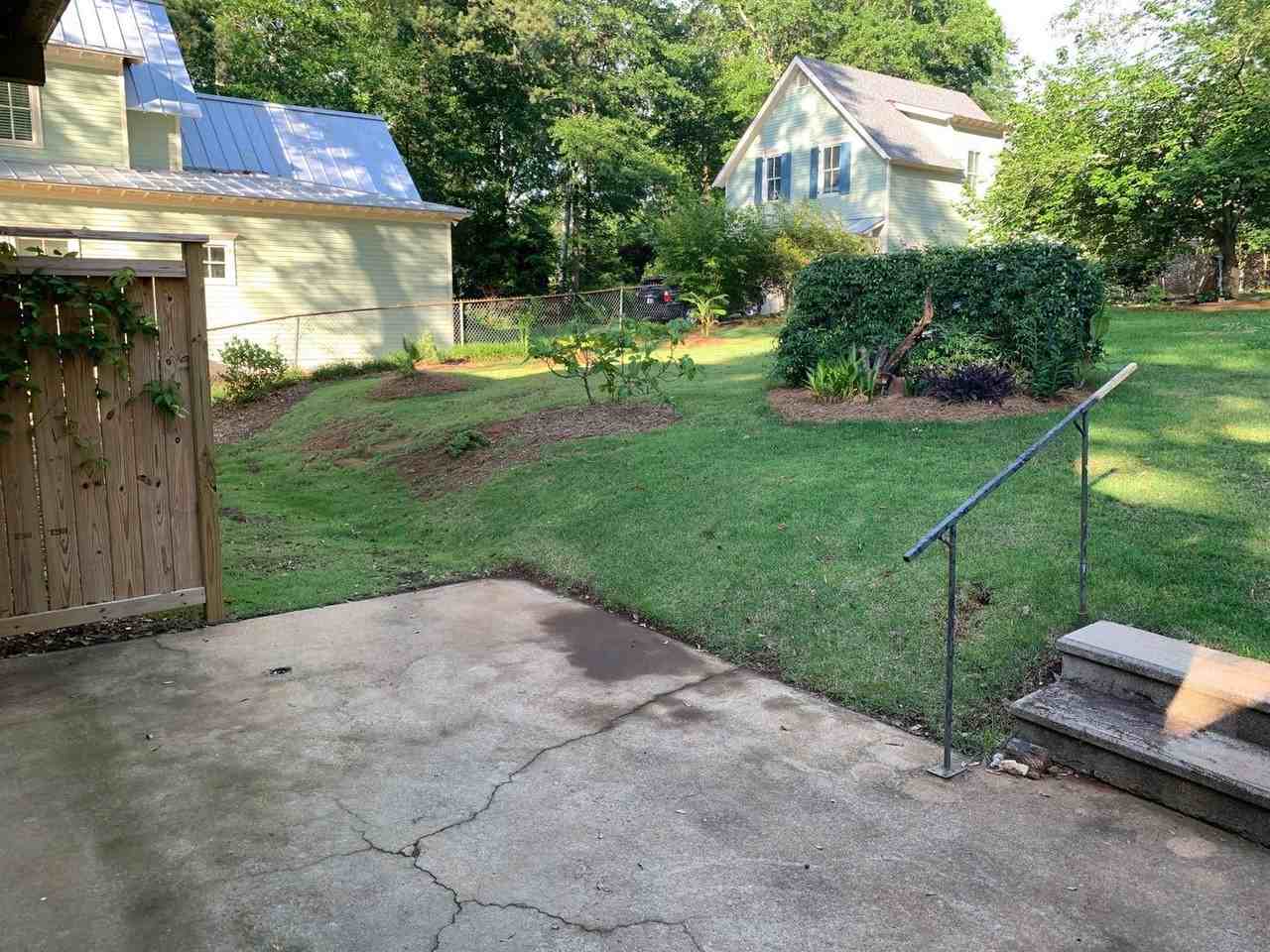 555 King Ave - Photo 2 of 17