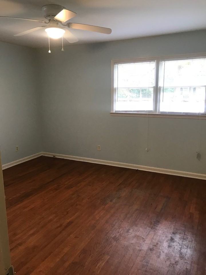 180 Riverdale Dr - Photo 6 of 7