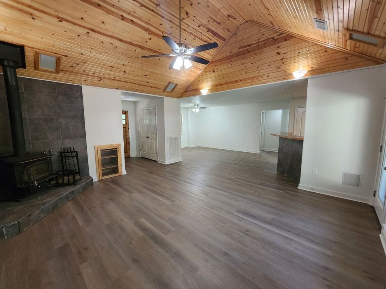 1906 Alcoa Rd - Photo 3 of 29