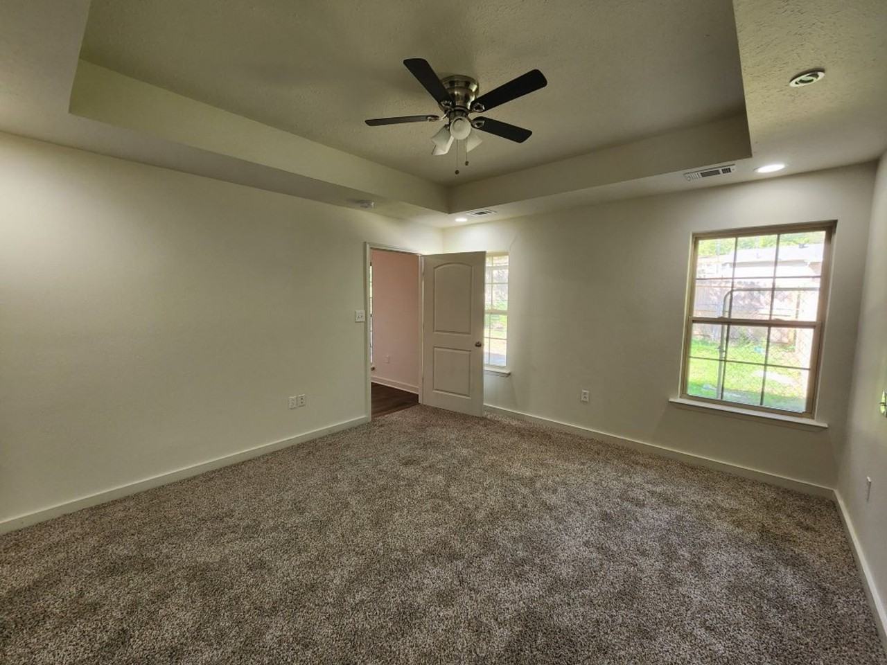 1906 Alcoa Rd - Photo 7 of 29