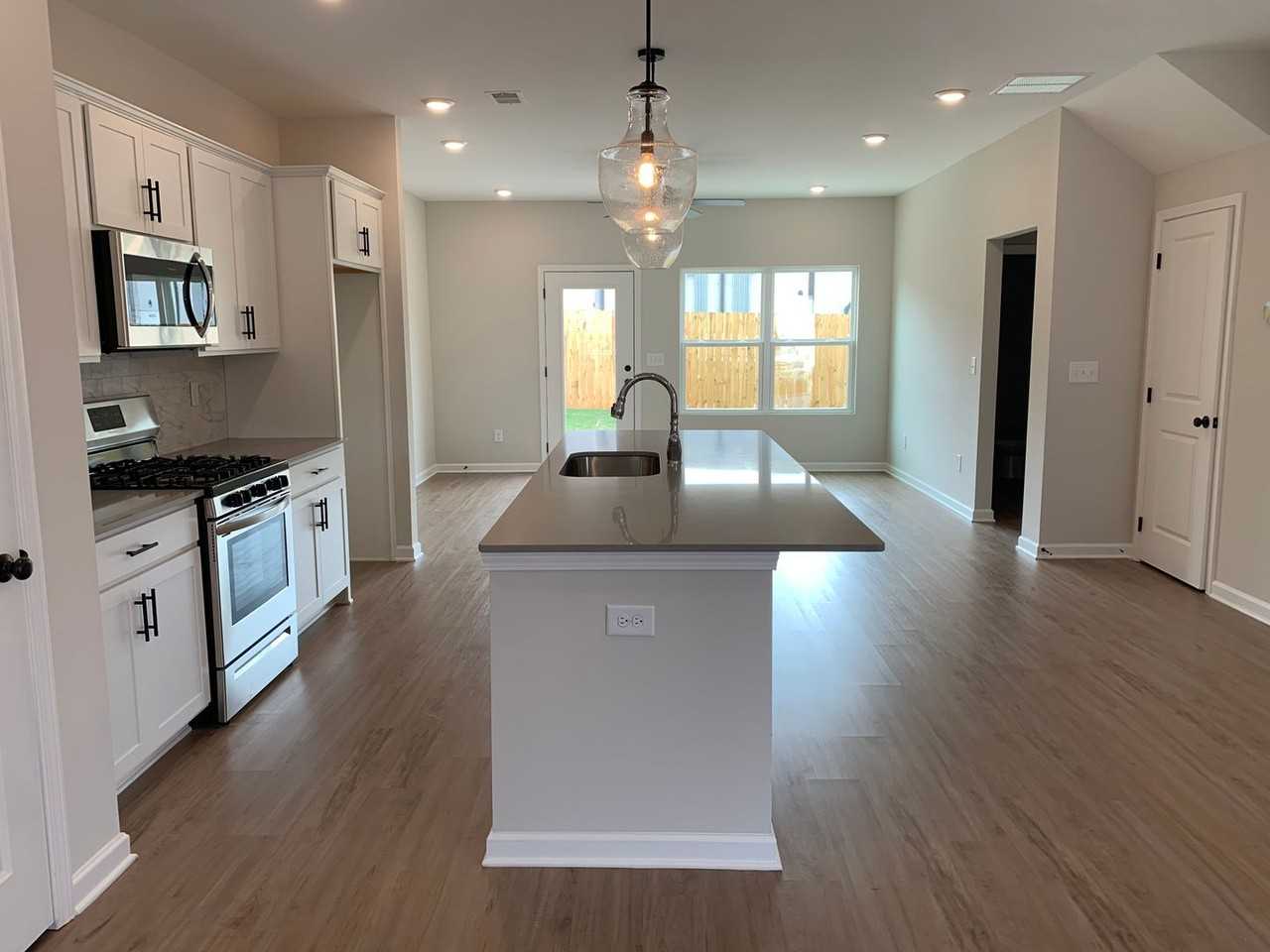 2815 Ridge Crest Ct - Photo 2 of 11