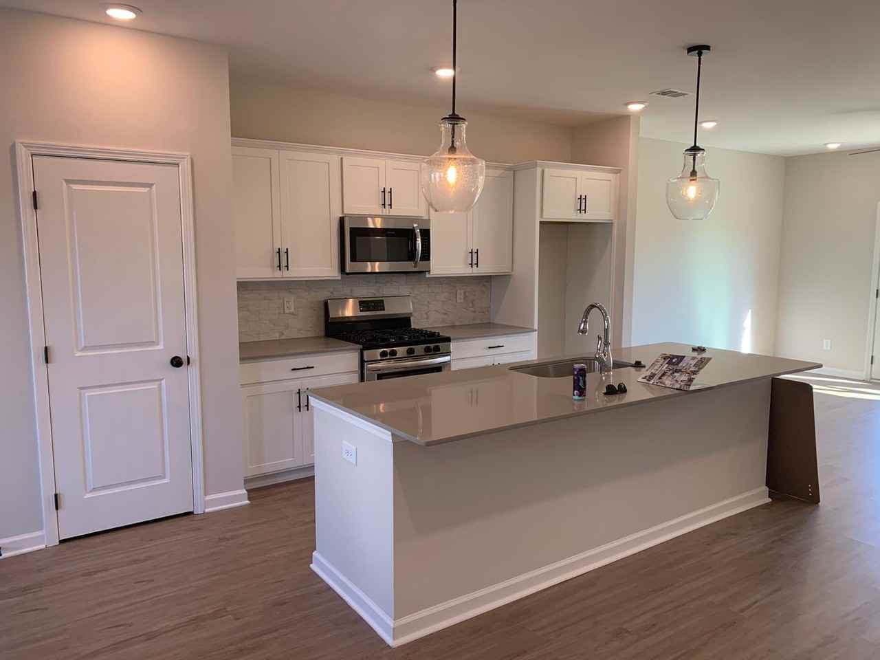 2815 Ridge Crest Ct - Photo 3 of 11