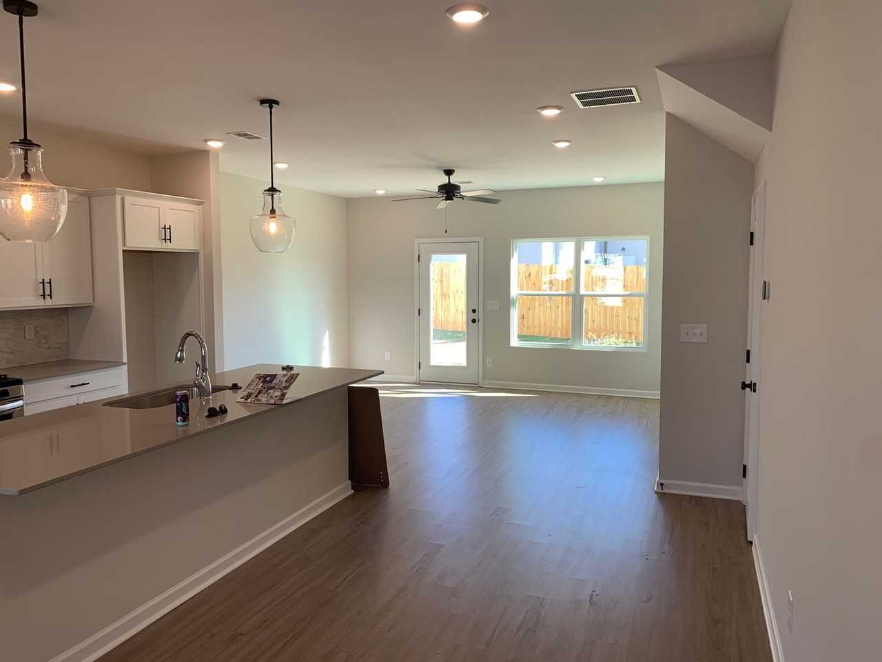 2815 Ridge Crest Ct - Photo 4 of 11