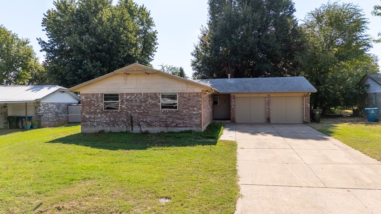 304 W Campbell Dr - Photo 2 of 30