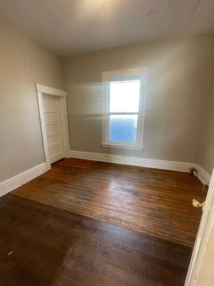 237 Center St - Photo 3 of 6