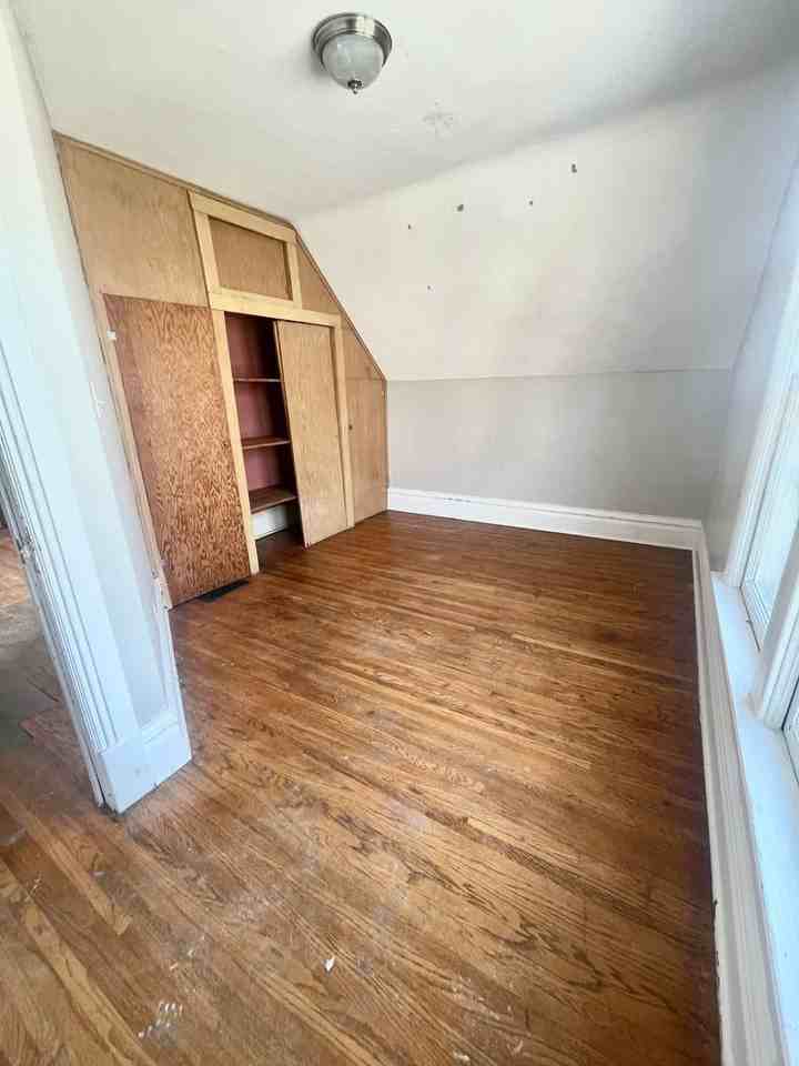 237 Center St - Photo 5 of 6