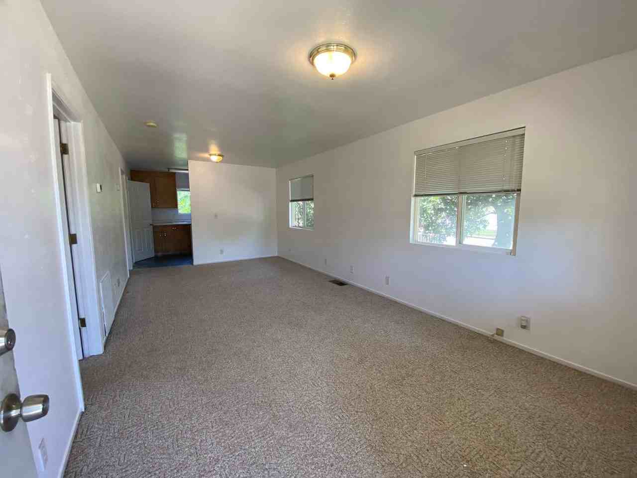 2918 El Noble Ave - Photo 2 of 10