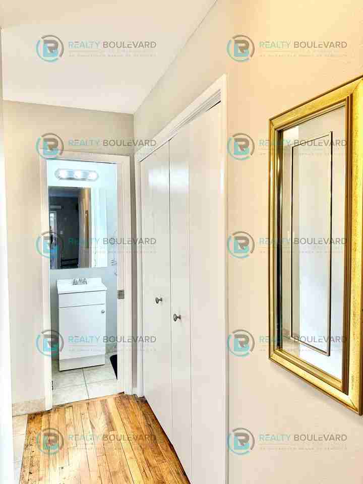 81 Smithridge Park - Photo 3 of 19