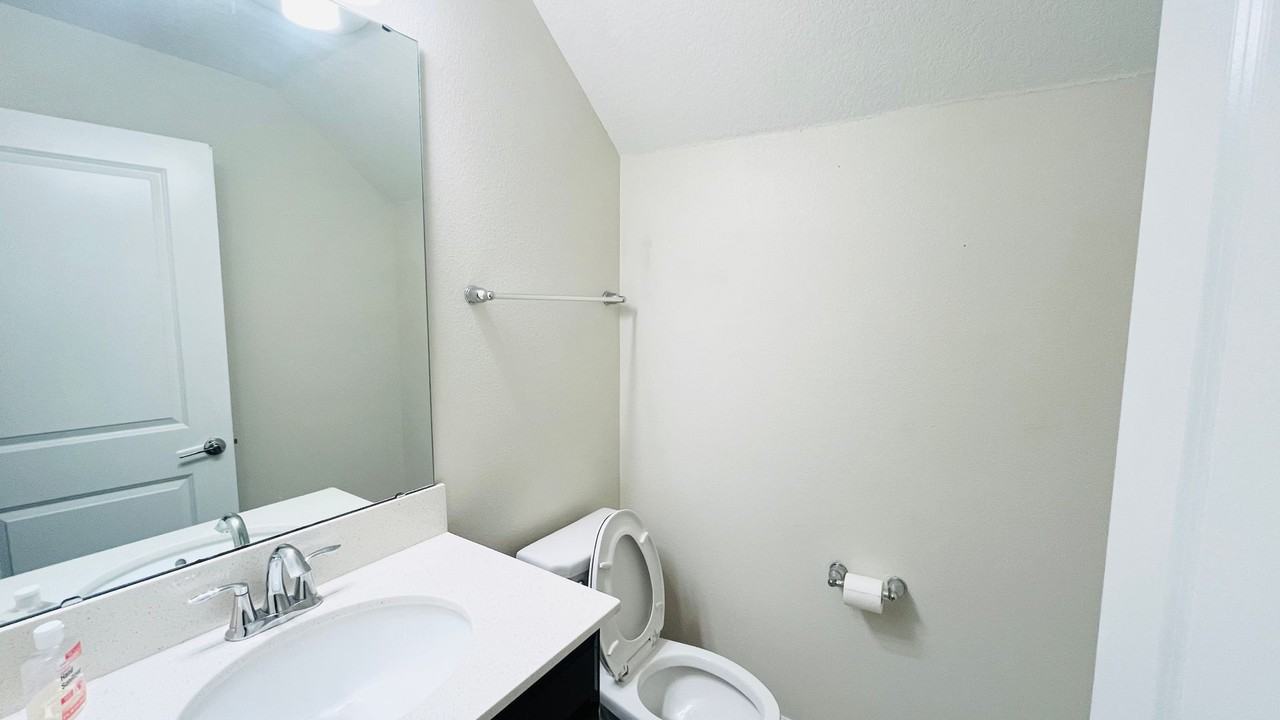 2920 Theme St - Photo 6 of 15