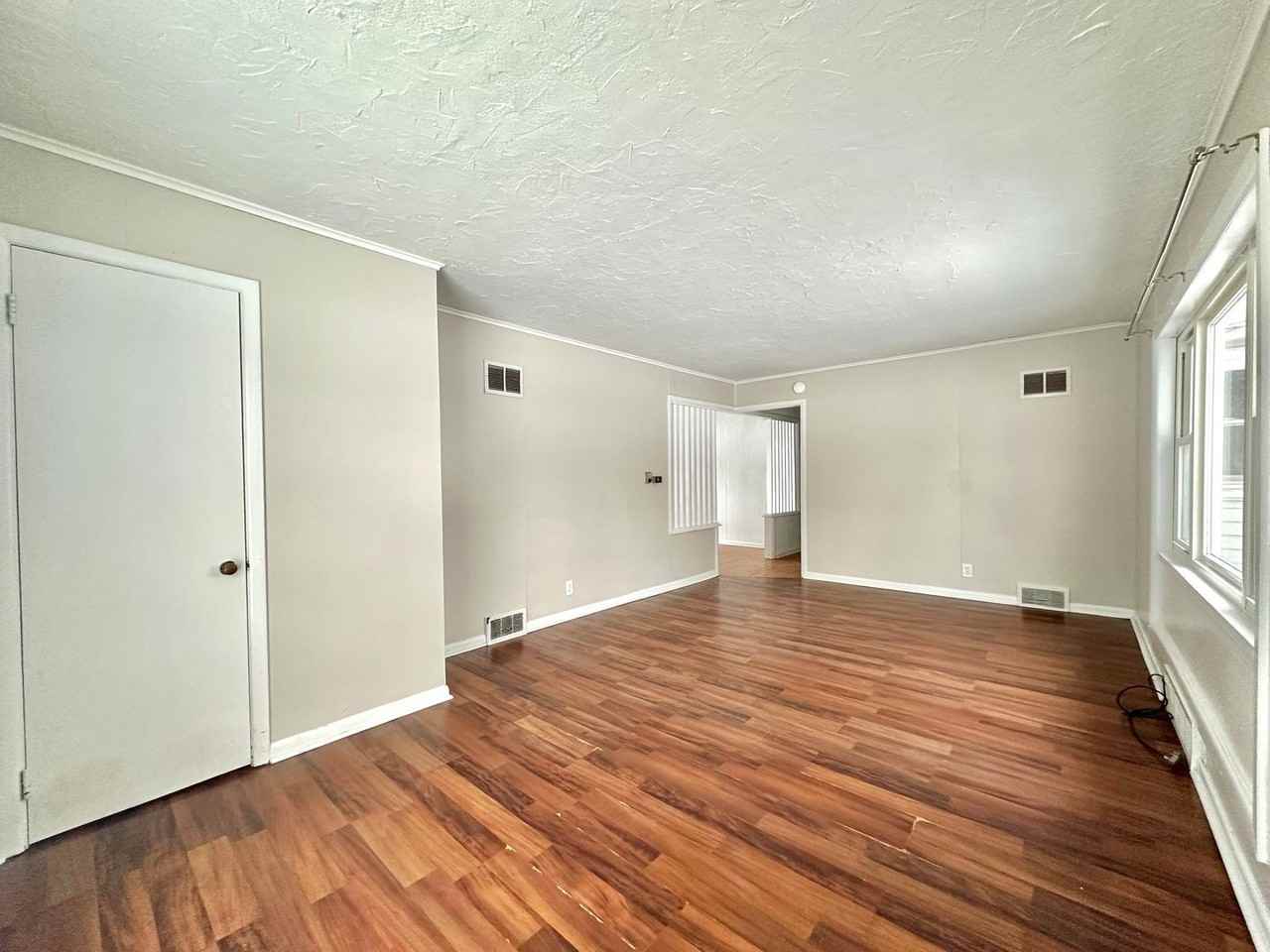 833 Westmoreland Ave - Photo 2 of 19