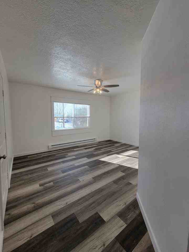 347 E Center St - Photo 4 of 15