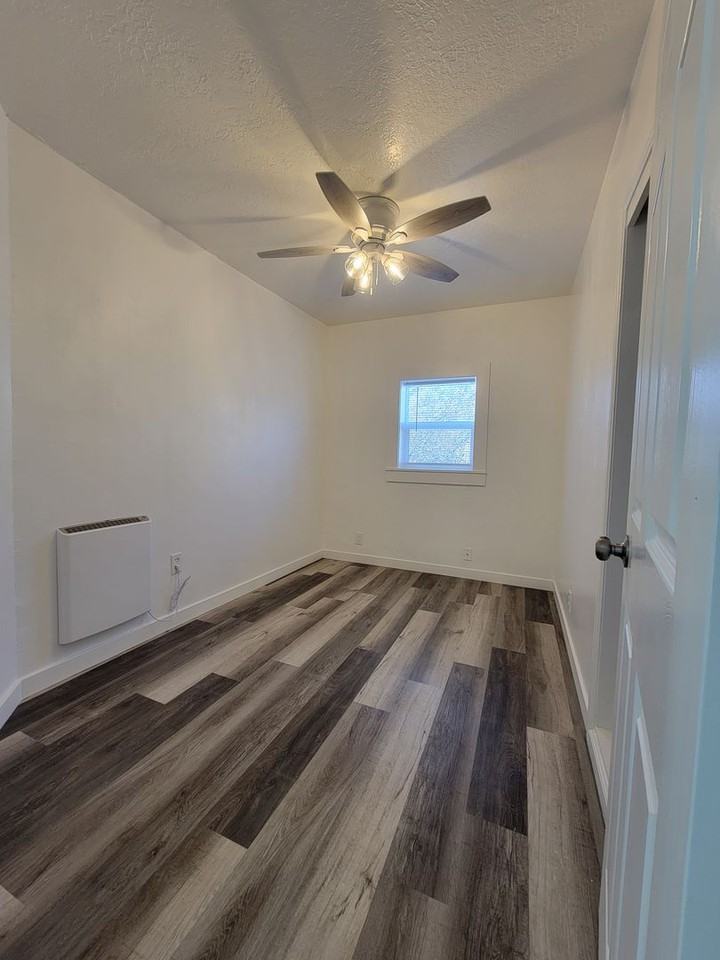 347 E Center St - Photo 6 of 15