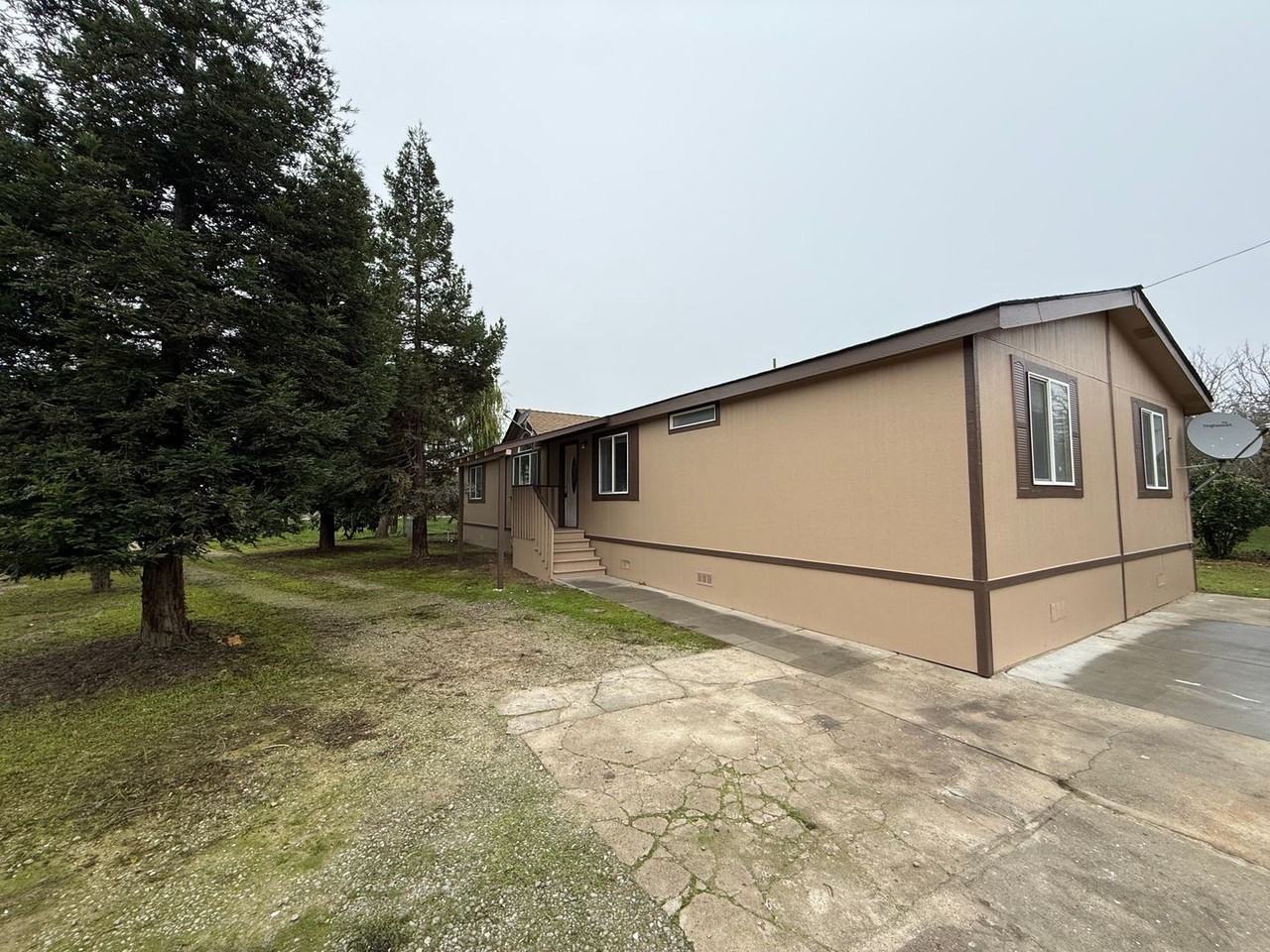 3706 S Tegner Rd - Photo 2 of 7