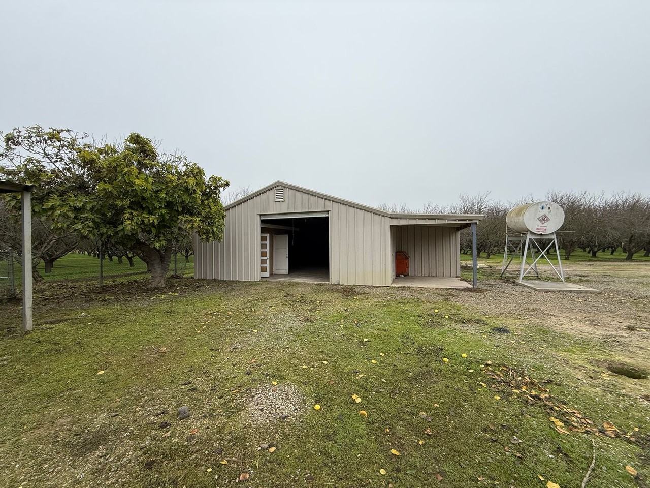 3706 S Tegner Rd - Photo 5 of 7