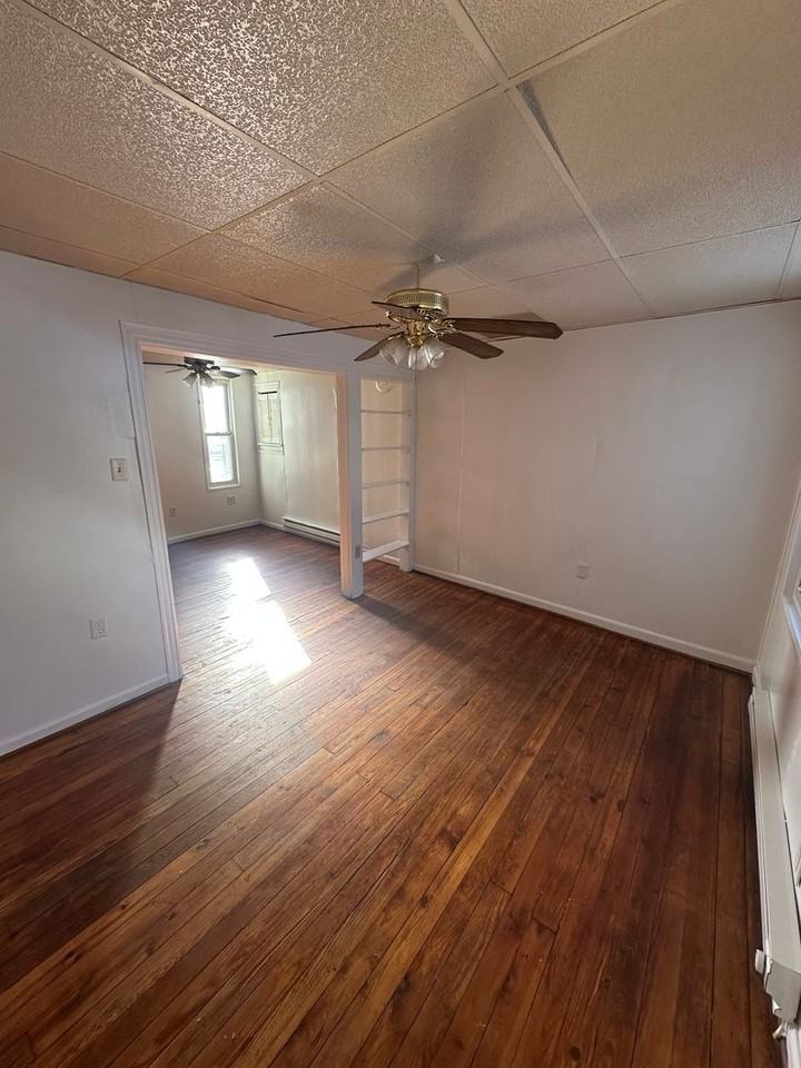 728 Glen Pl - Photo 2 of 15