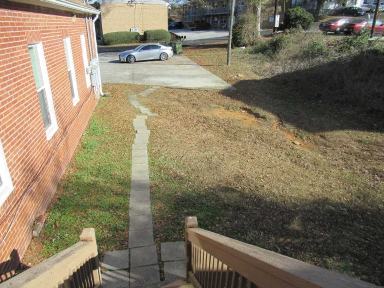 627C Burson Ave - Photo 3 of 28