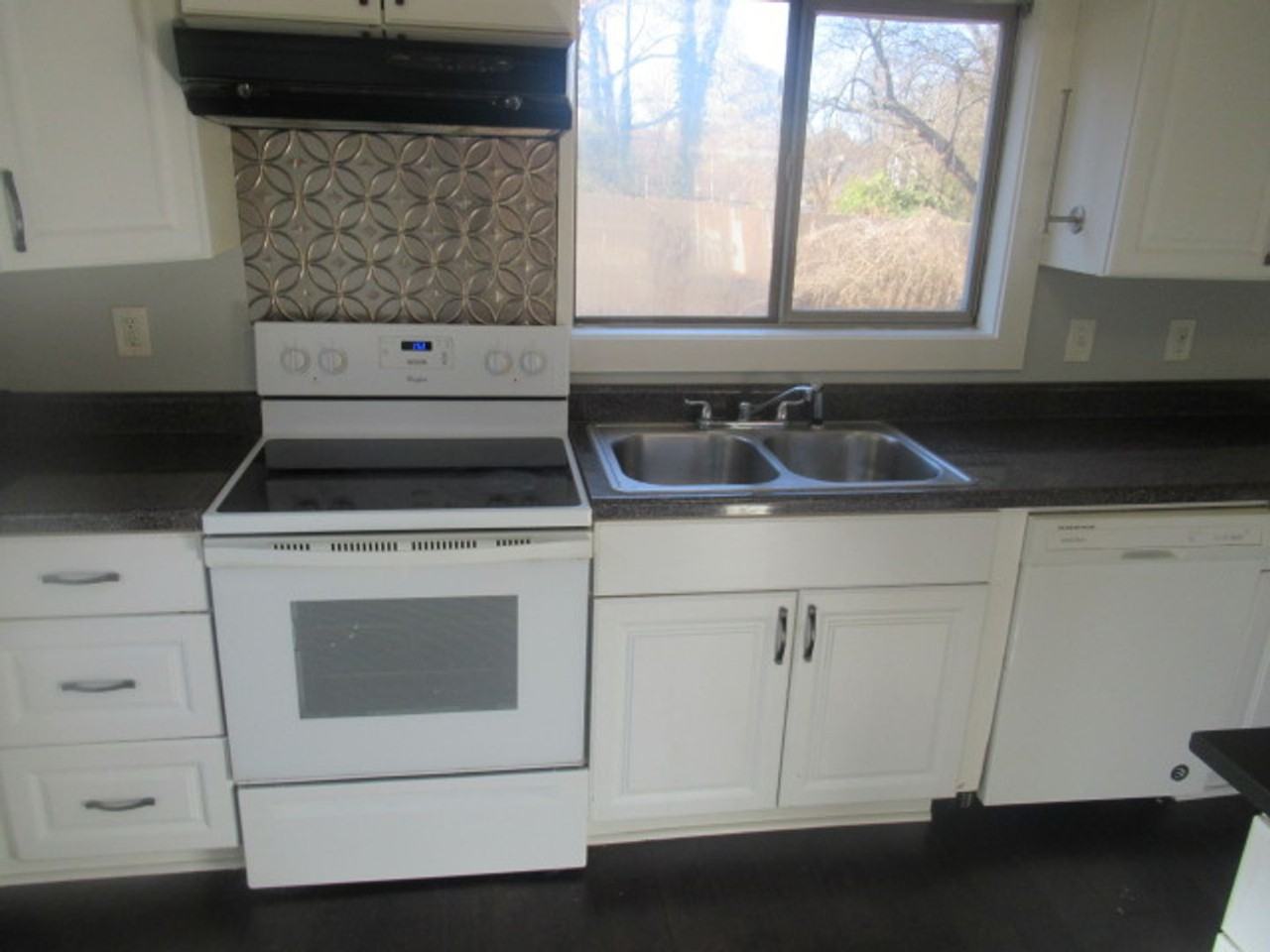 627C Burson Ave - Photo 7 of 28