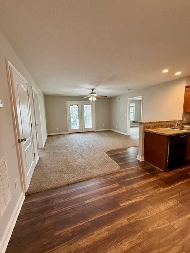 272 Audley Ave ## C21