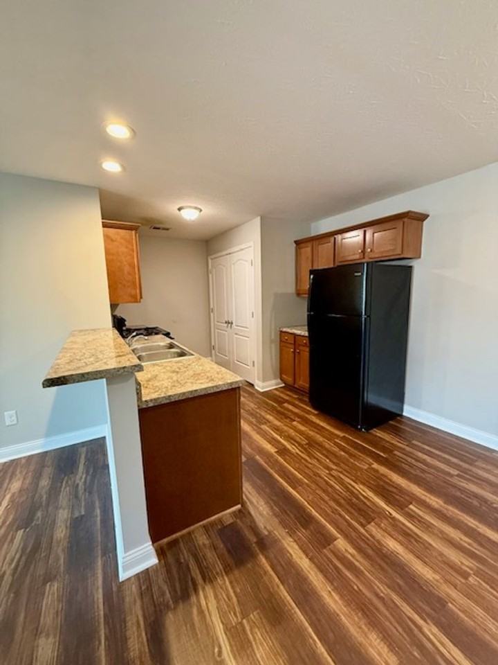 272 Audley Ave - Photo 2 of 5