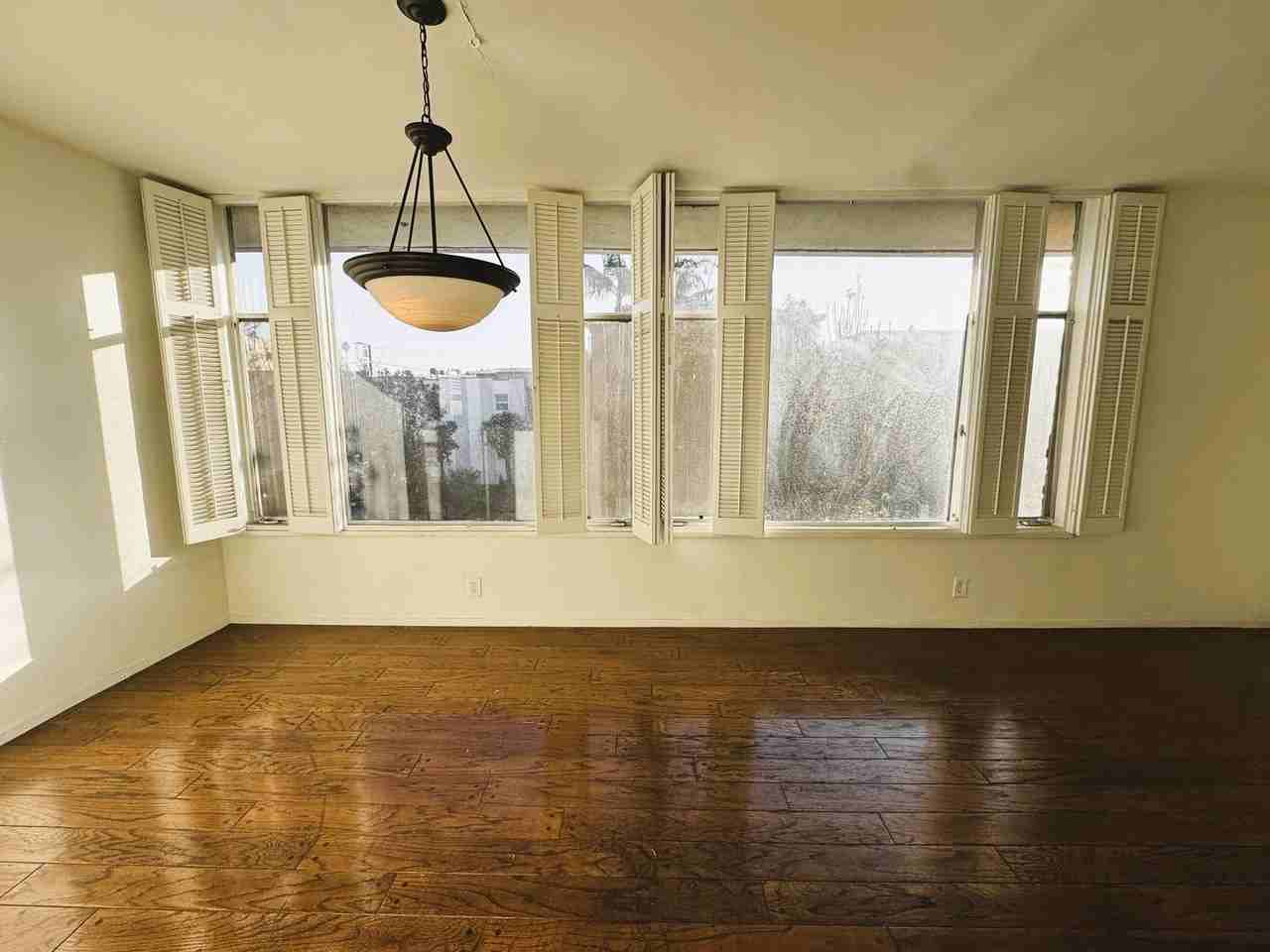 337 S Elm Dr. - Photo 4 of 13