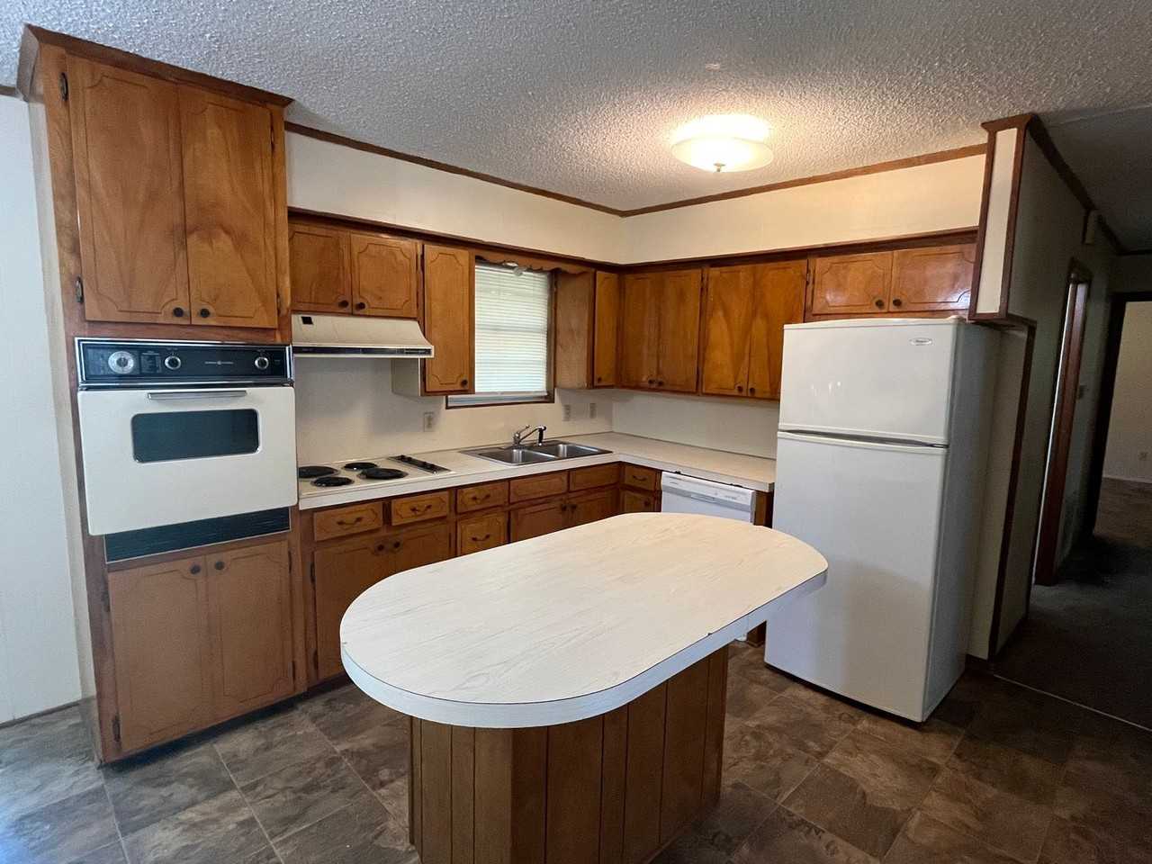 505 E Fir St - Photo 4 of 14