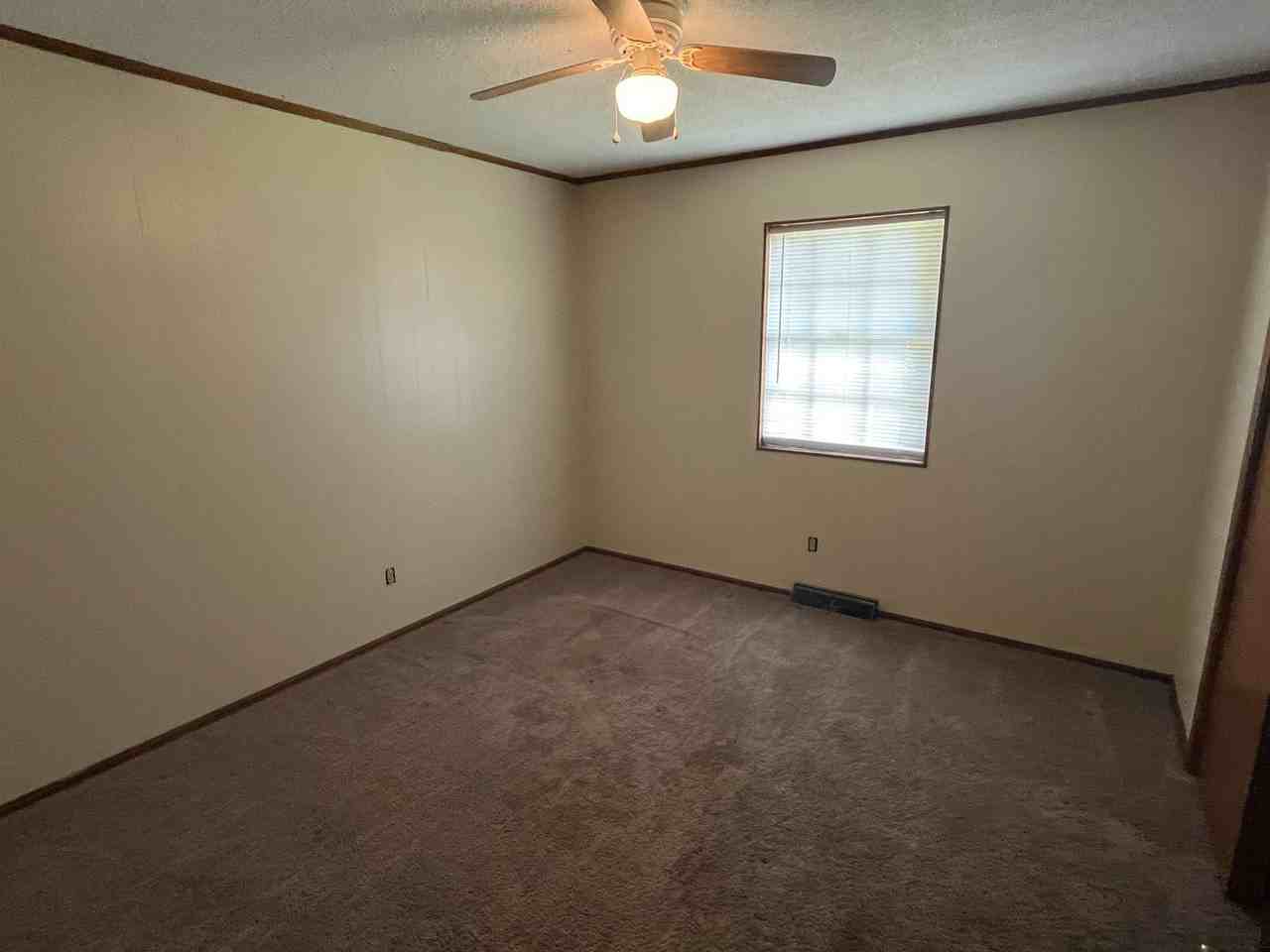 505 E Fir St - Photo 5 of 14