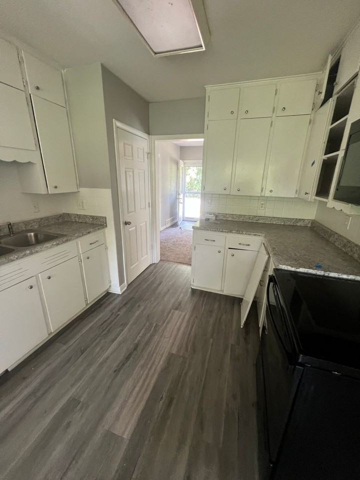 3410 24th Ave - Photo 2 of 12