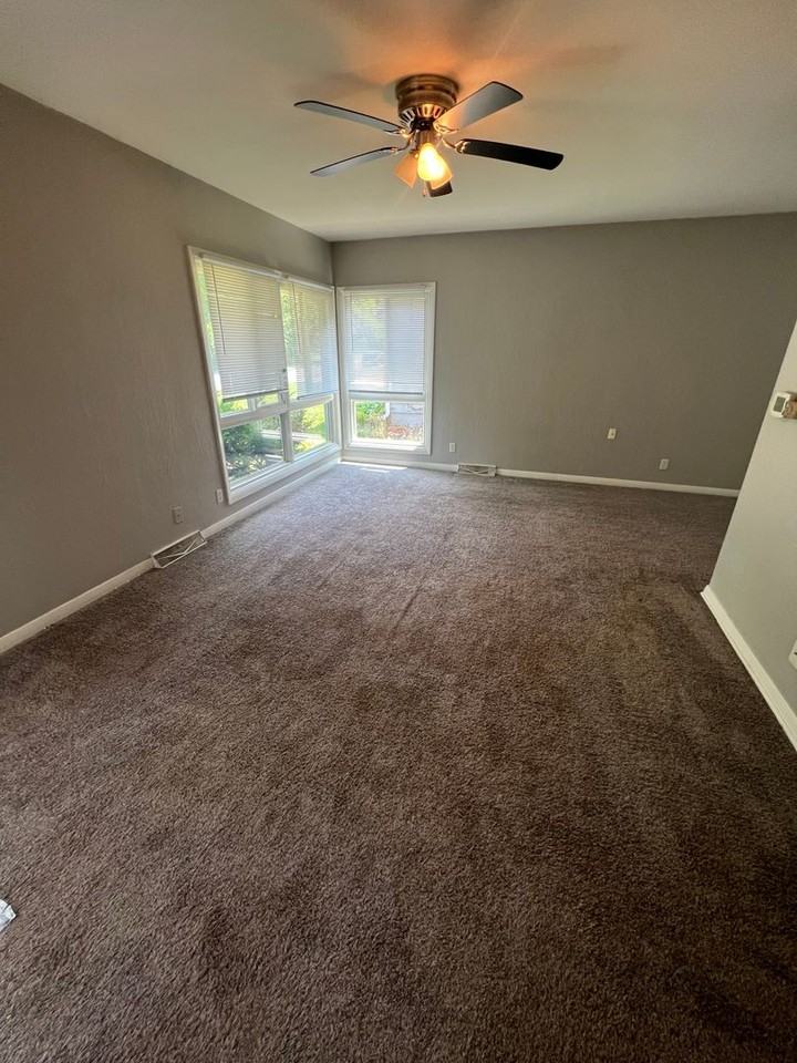 3410 24th Ave - Photo 3 of 12