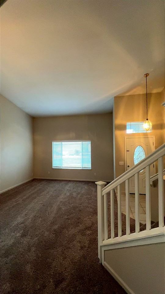 2504 Ives St - Photo 5 of 23