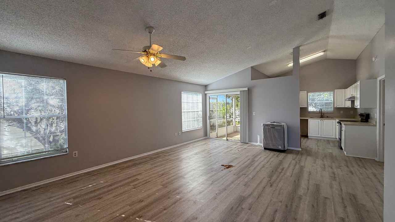 3908 39th Ave W - Photo 2 of 14