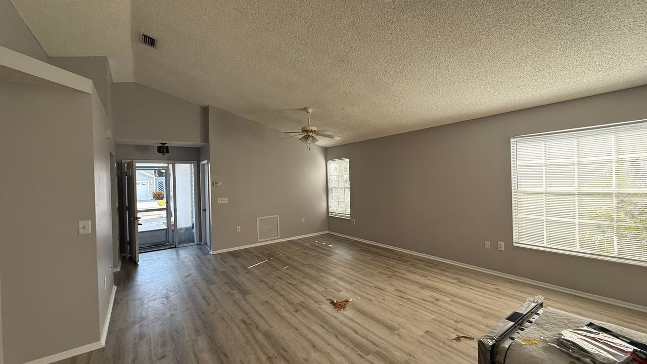 3908 39th Ave W - Photo 4 of 14