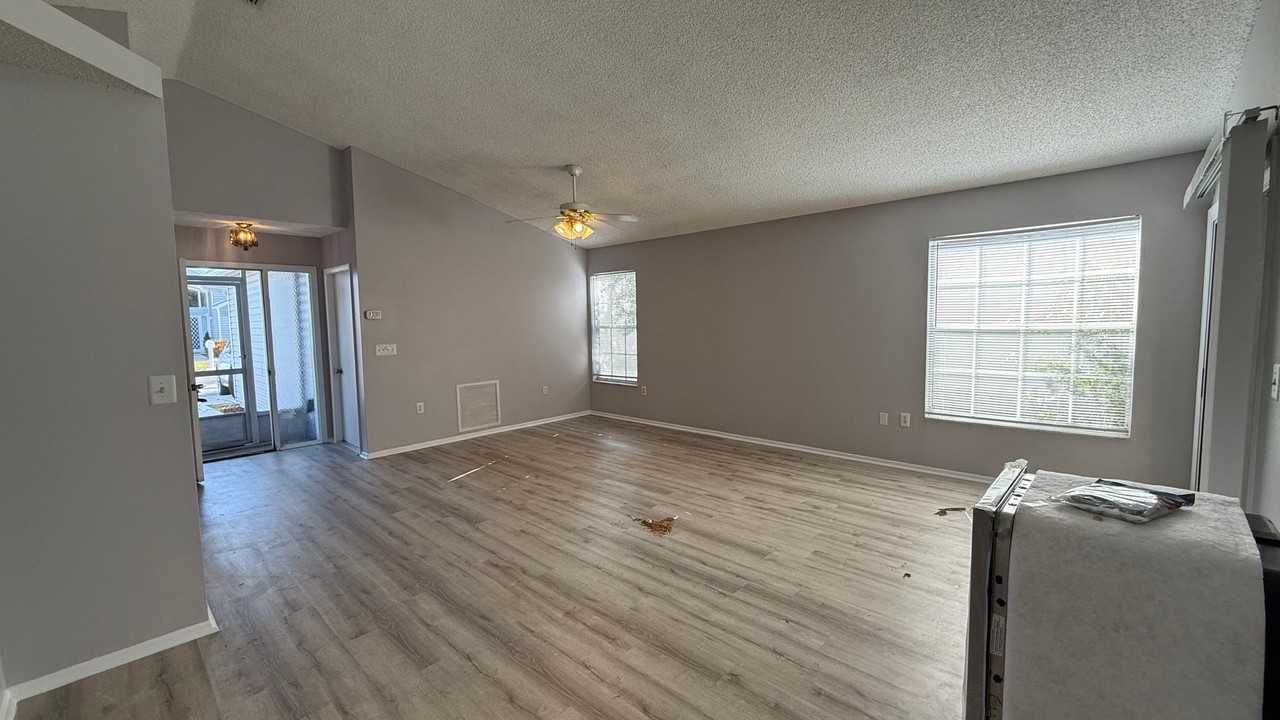 3908 39th Ave W - Photo 5 of 14