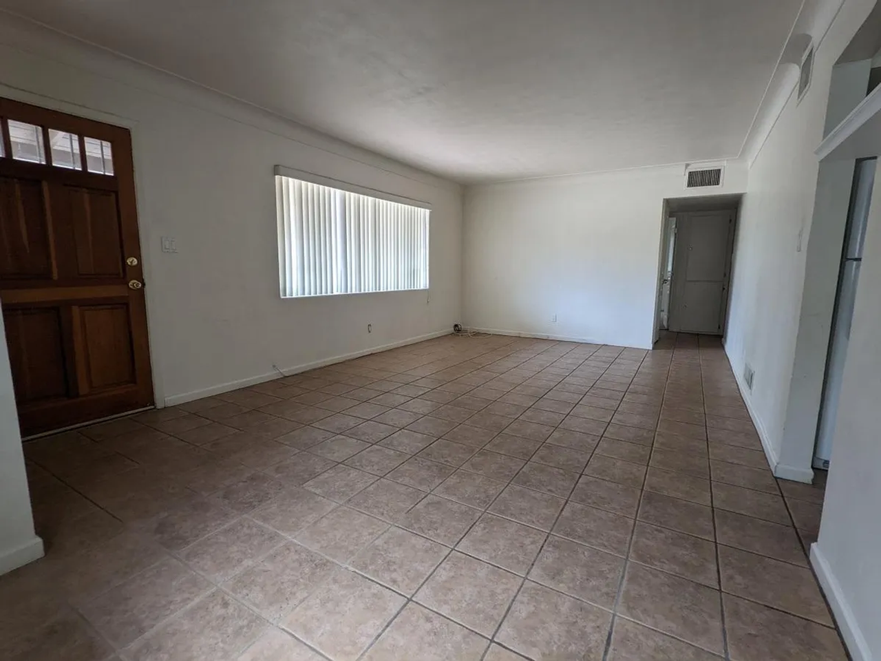 2106 N. Mountain Ave. - Photo 4 of 49