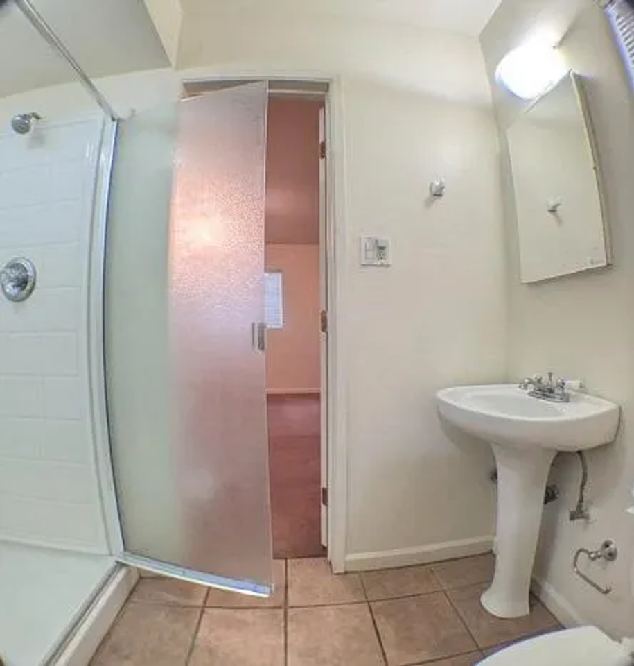 2106 N. Mountain Ave. - Photo 5 of 49