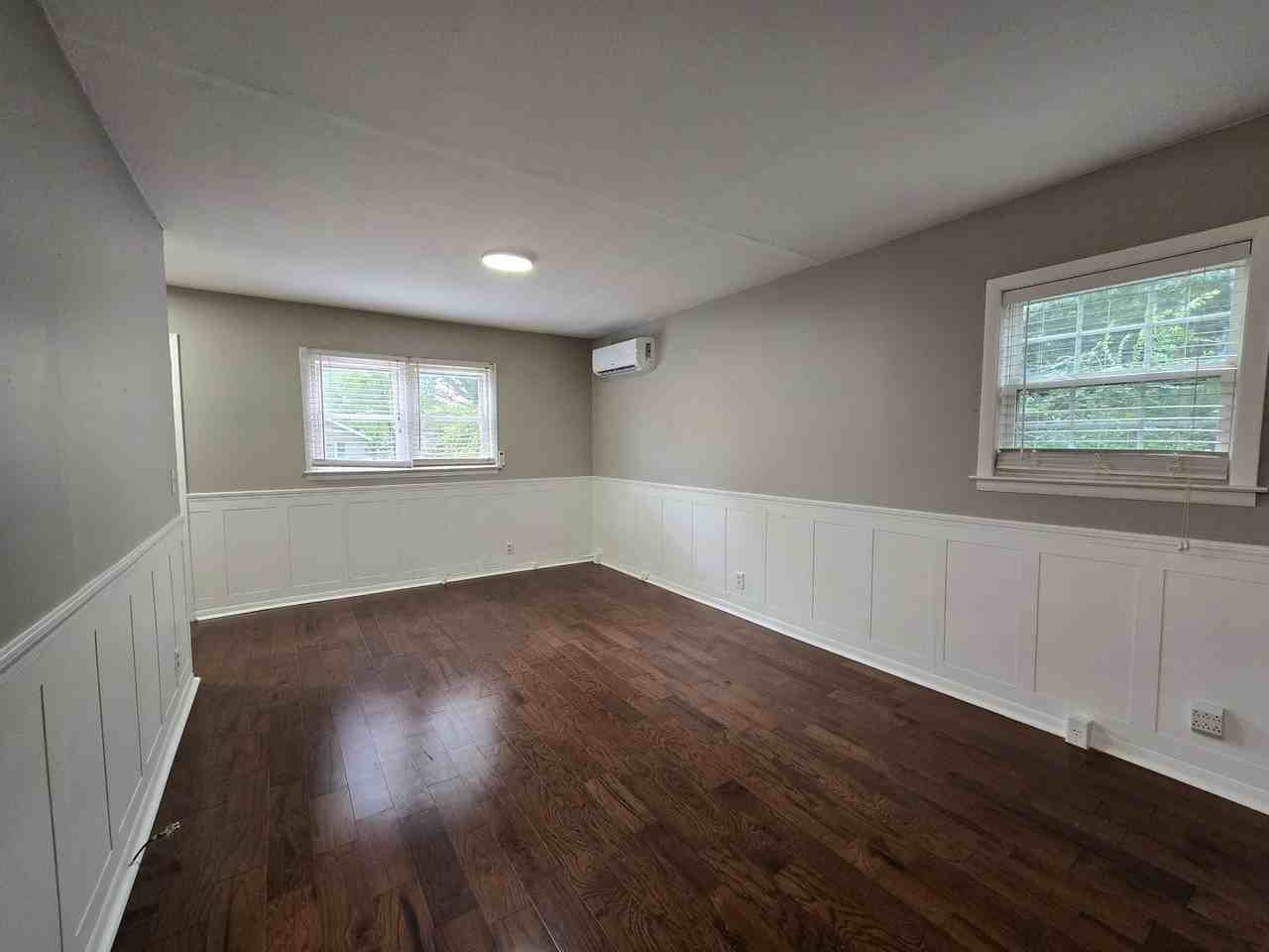 208 Signal View St - Photo 2 of 11