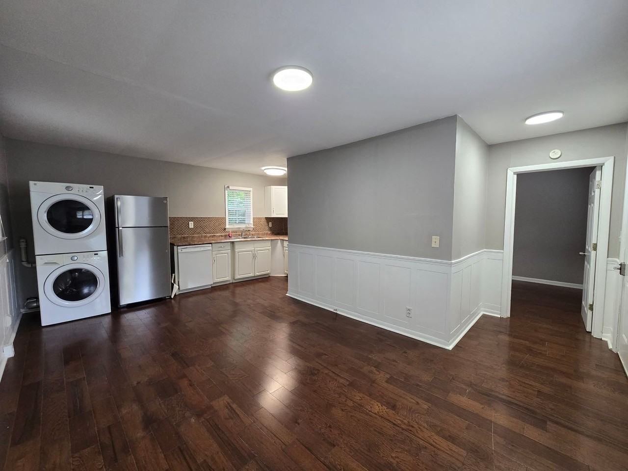 208 Signal View St - Photo 3 of 11