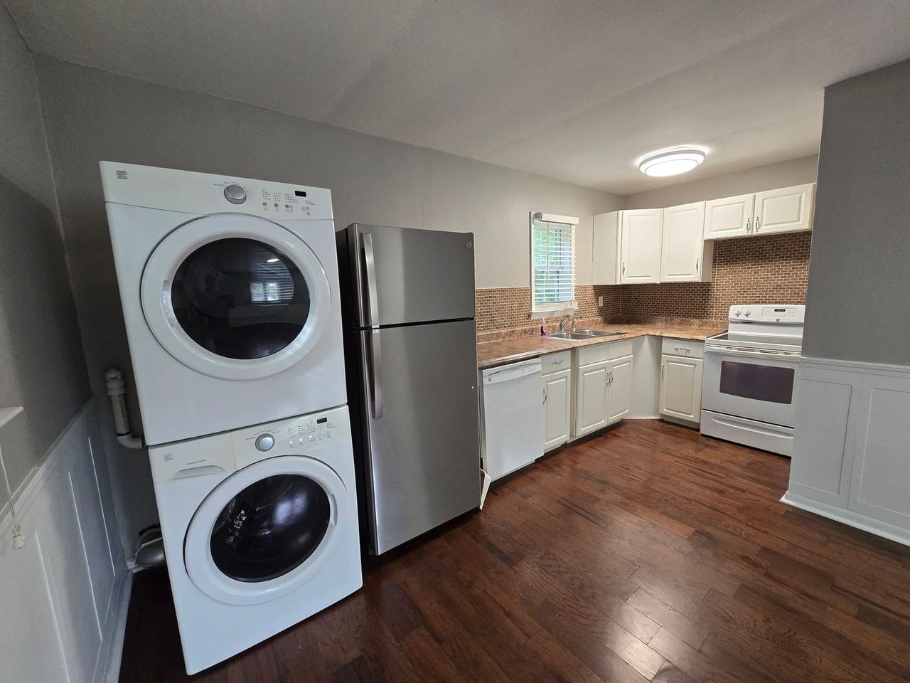 208 Signal View St - Photo 5 of 11