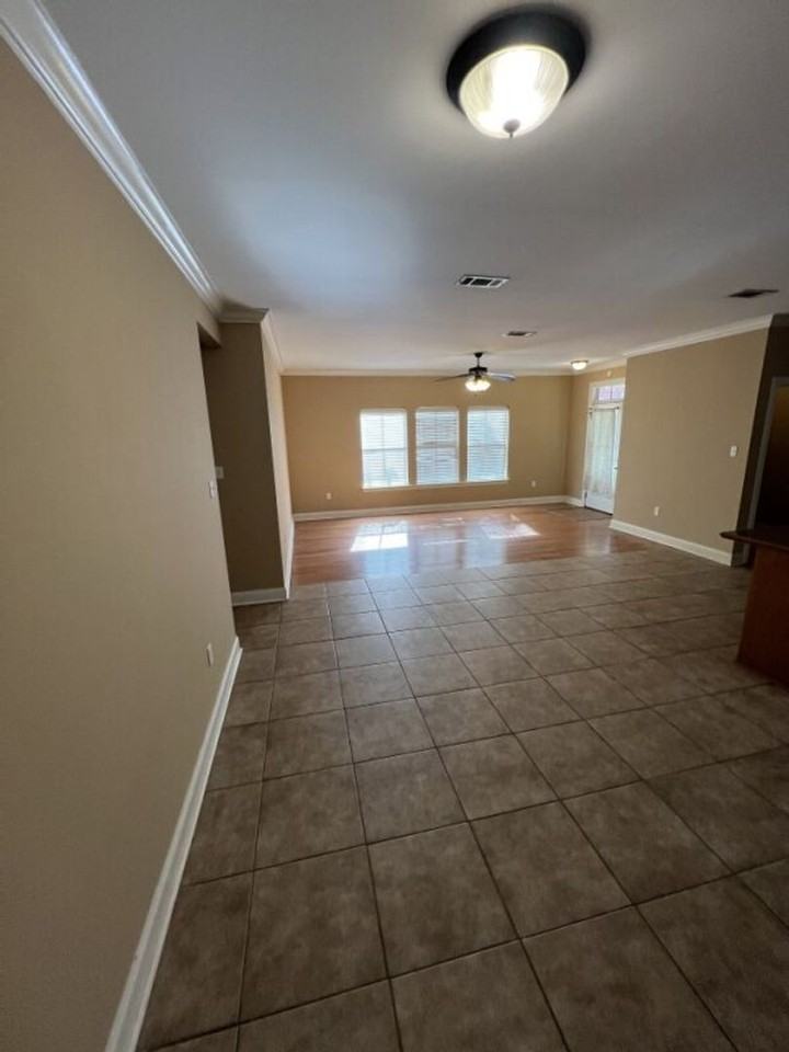 767 Summer Breeze Dr - Photo 5 of 38